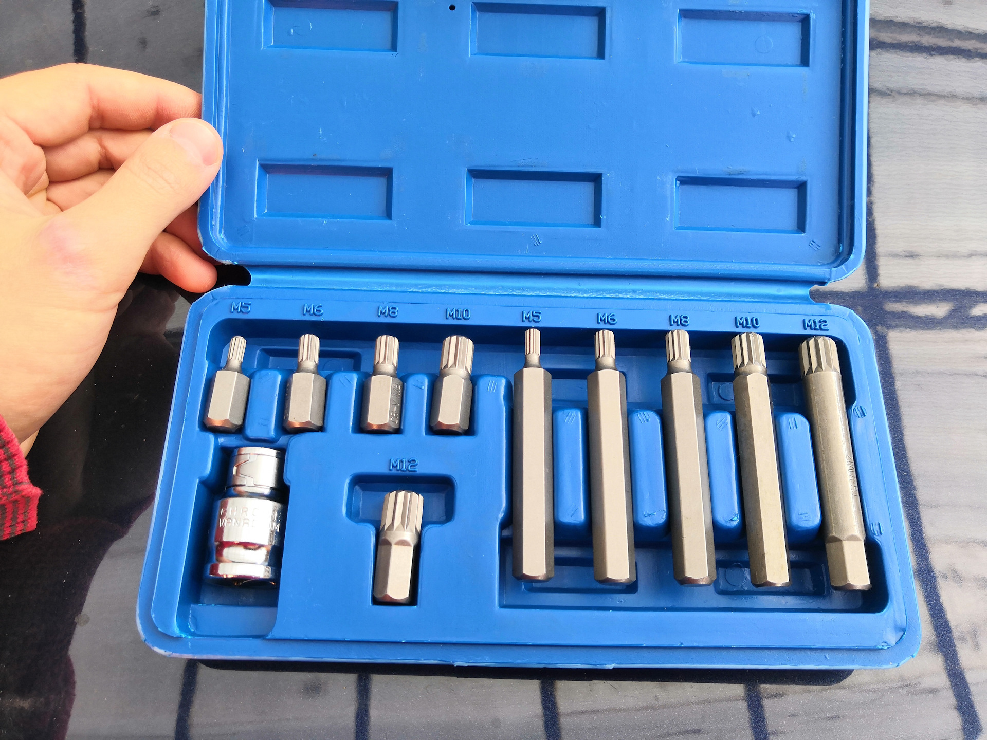 Набор бит зубр эксперт 26091-h21 кол-во предметов, шт: 23. Набор бит spline м5-м12. Набор бит kraftool 26065-h50. Боксе 11шт. Бита м11.