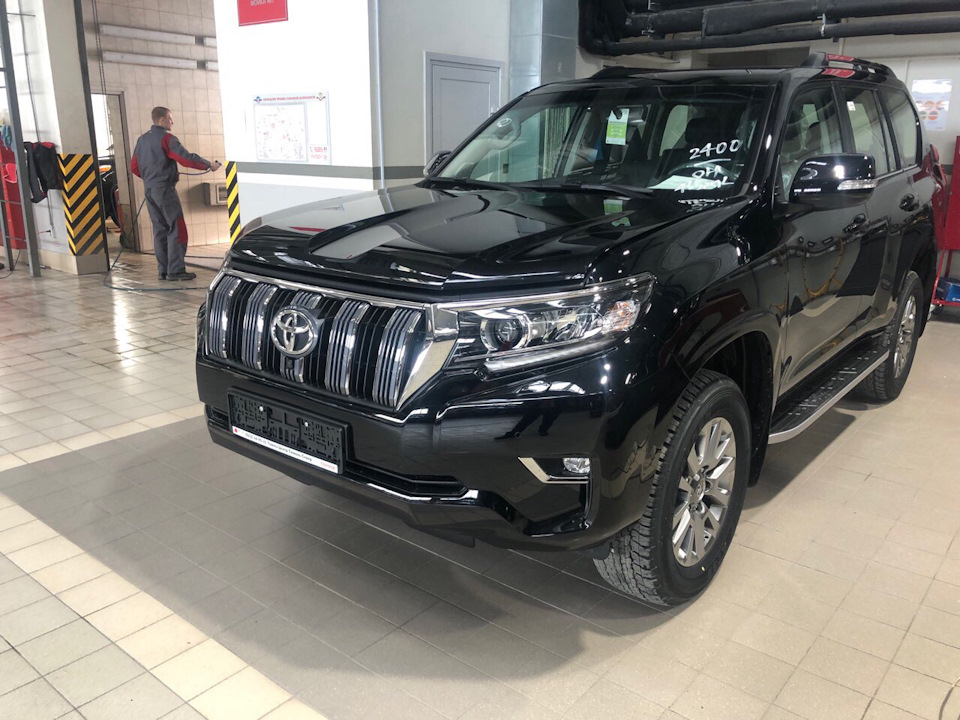 Прадо с пробегом. Toyota Land Cruiser Prado 2019. Ленд Крузер Прадо 150 2019. Тойота ленд Крузер Прадо 2019 чёрный. Toyota Land Cruiser 150 Престиж.