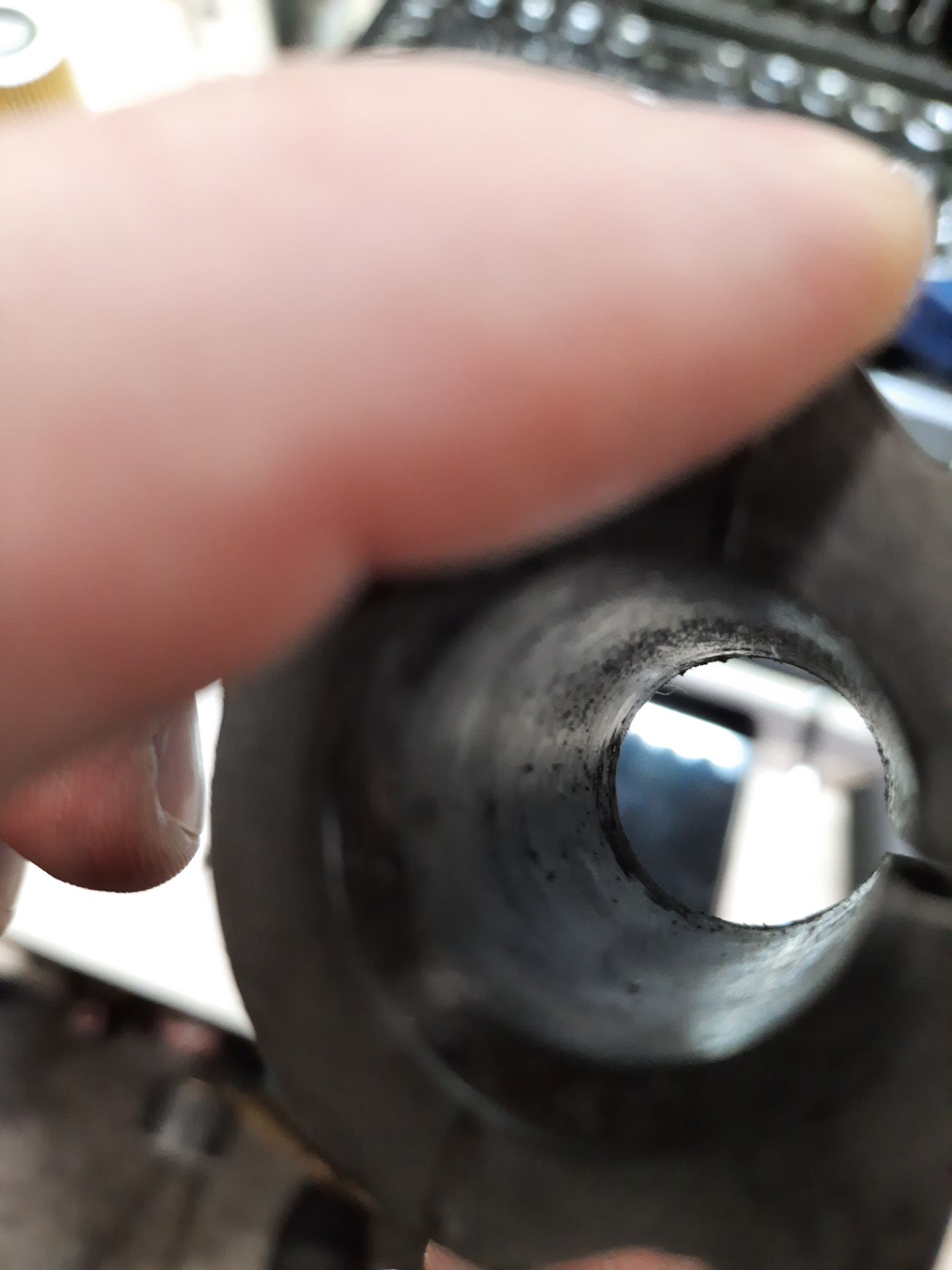 Почему скрипят новые втулки стабилизатора? — Skoda Fabia Sedan, 1,2 л ...