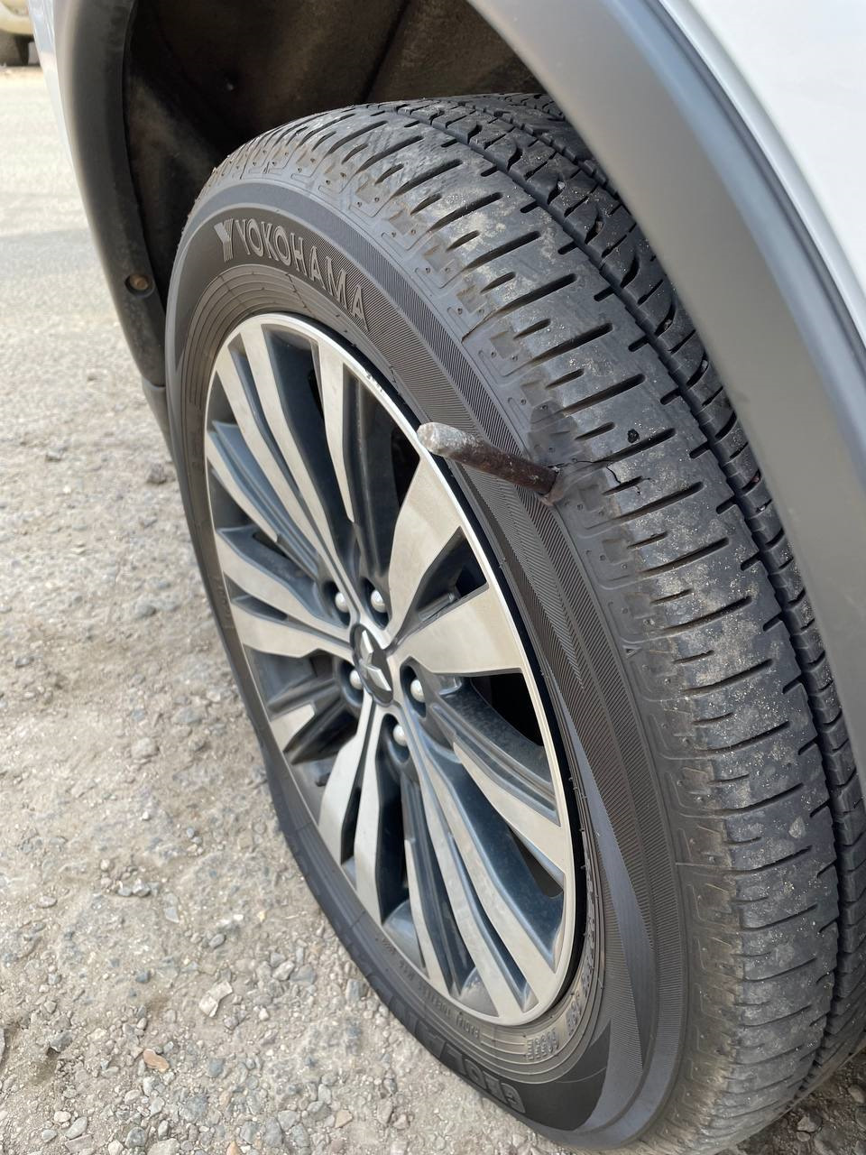 Боковой порез — Mitsubishi Outlander (3G), 2,4 л, 2019 года | шины | DRIVE2