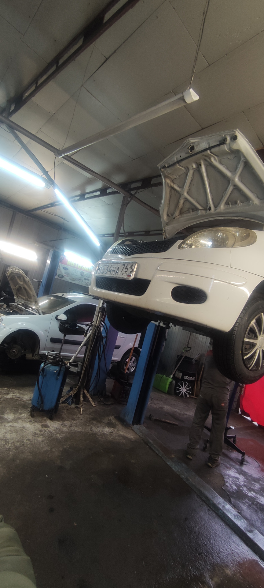 Замена сайлентблоков задней балки и передних рычагов Тойота Функарго ...