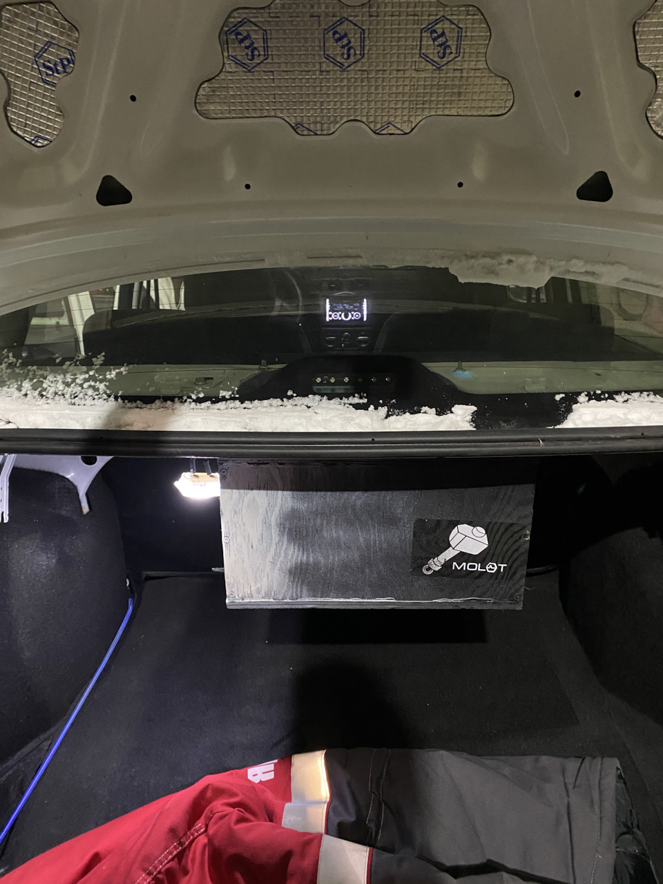 Саб в полку ЗЯ — Lada Гранта (2G) FL, 1,6 л, 2019 года | автозвук | DRIVE2