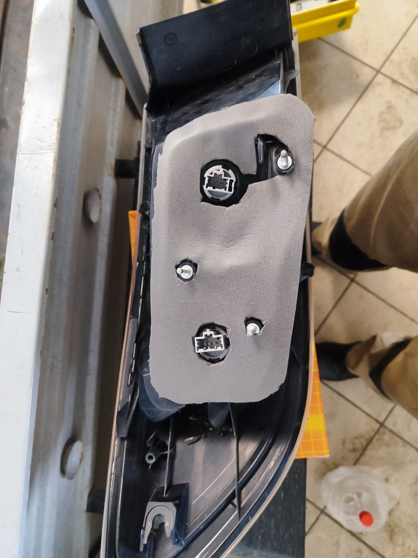 Герметизация багажника, моторчик омывателя и датчик детонации — Mazda 3 ...