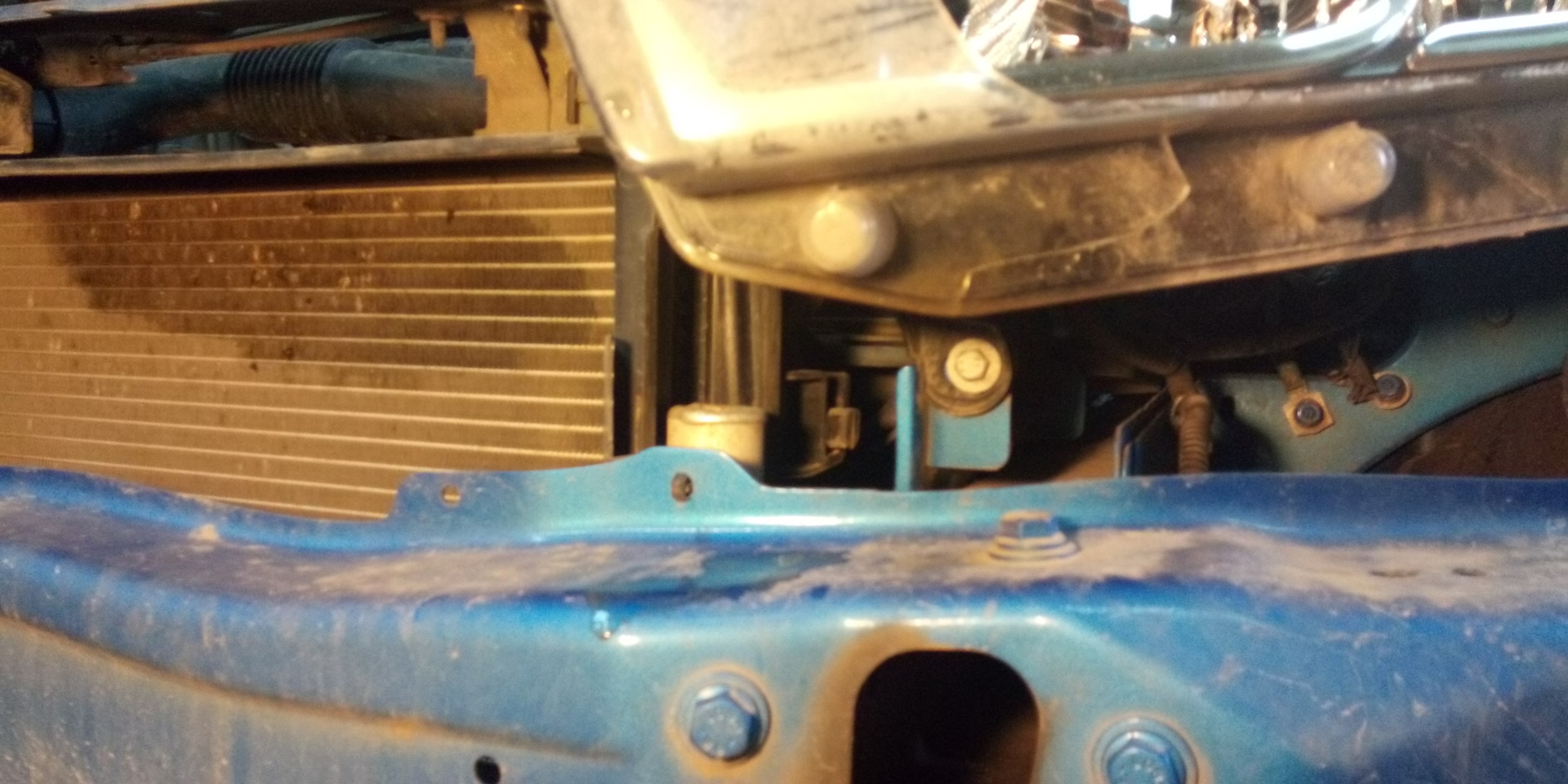 лампа ближнего света рено сандеро степвей 2018. фара рено сандеро степвей 2. снять фару сандеро степвей. на рено сандеро 2 фара левая. регулируем фары рено сандеро.