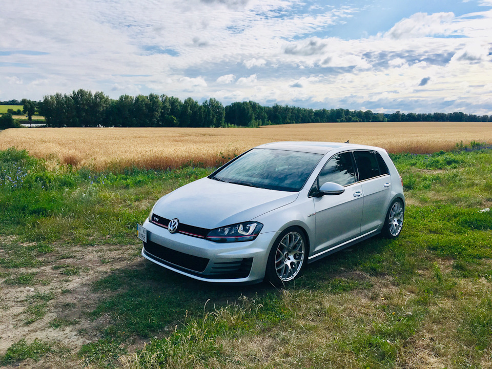 Photo from the logbook Volkswagen Golf GTI Mk7