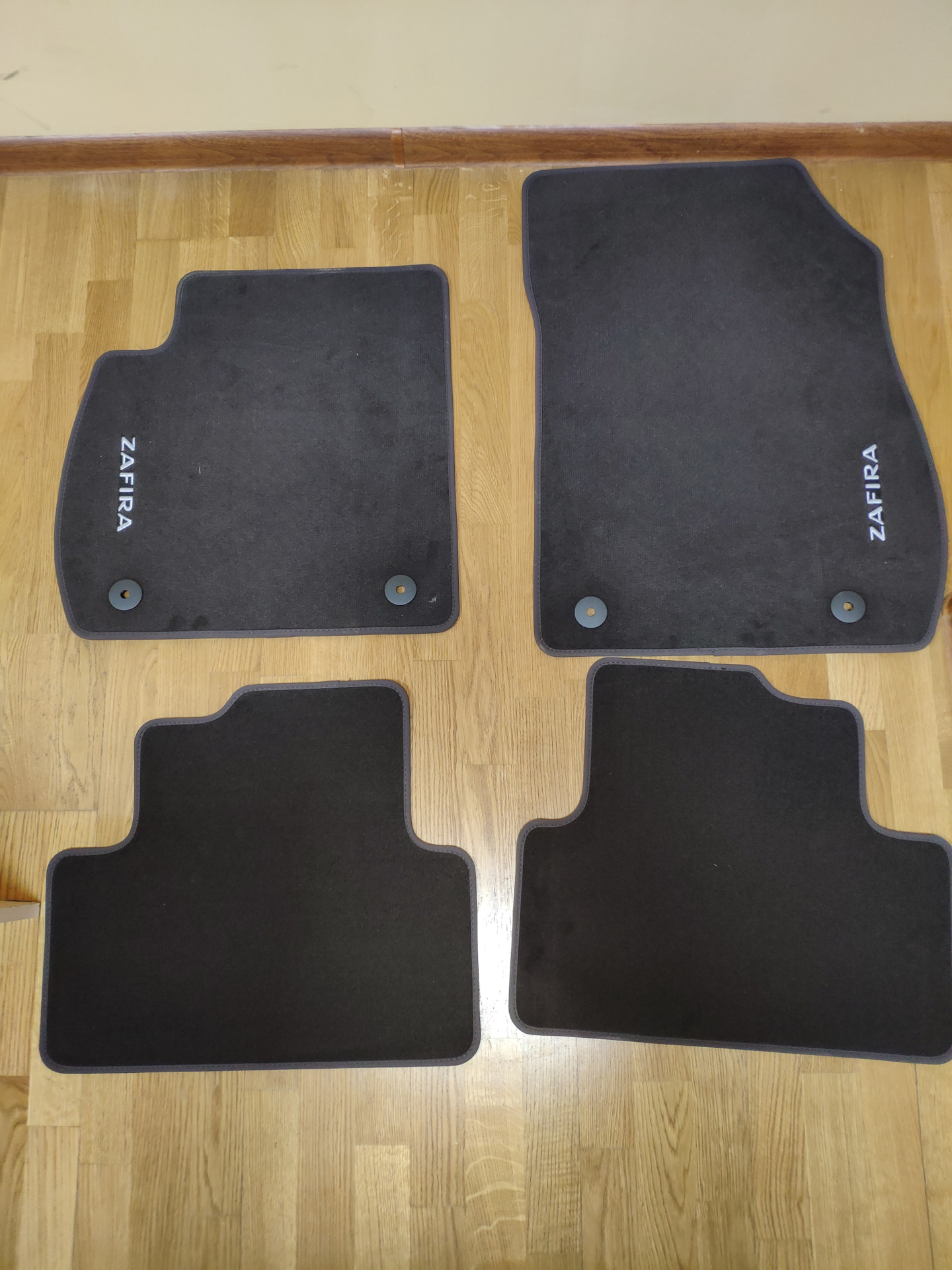 Велюровые ковры в салон цвета какао. — Opel Zafira Tourer, 2 л, 2013 ...