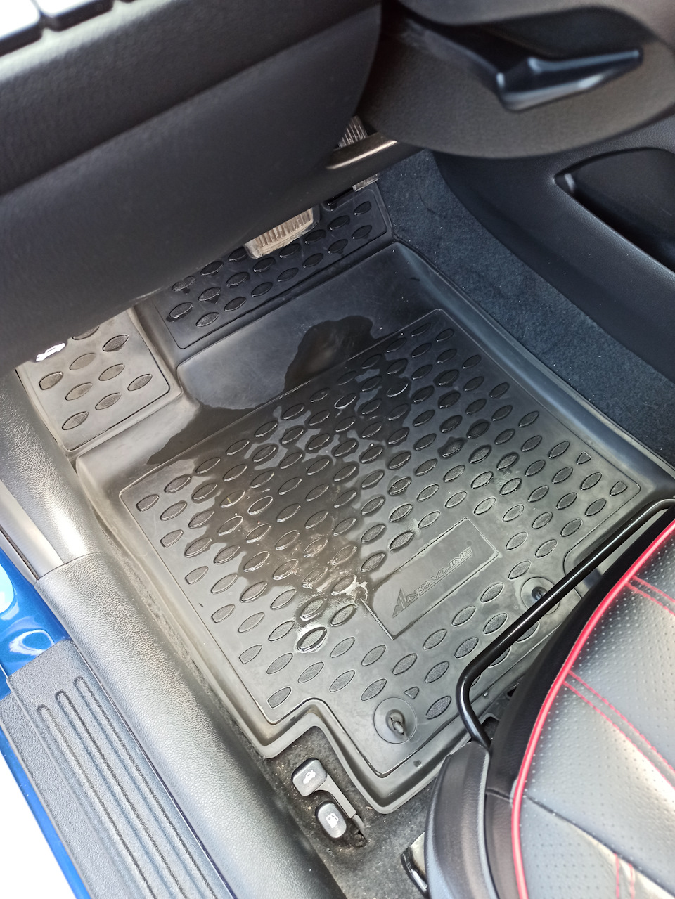 Водительский коврик — KIA Rio (3G)