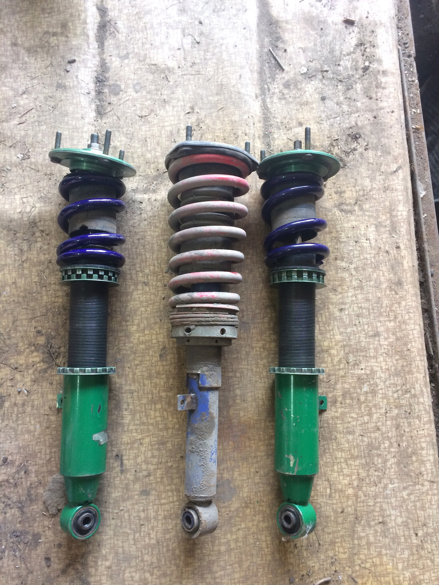 Custom springs. Пружины Altezza. Стойки Тейн на альтезу. Кастомные пружины для Tein. КХ стойки кастом.