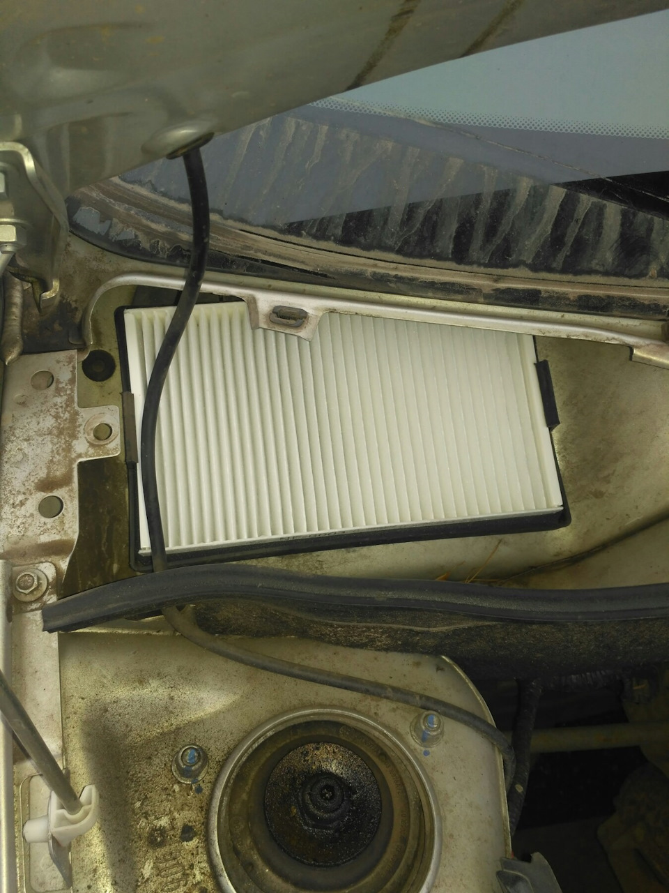 Кто перекрыл кислород или когда менять салонный фильтр — Lada Гранта, 1 ...