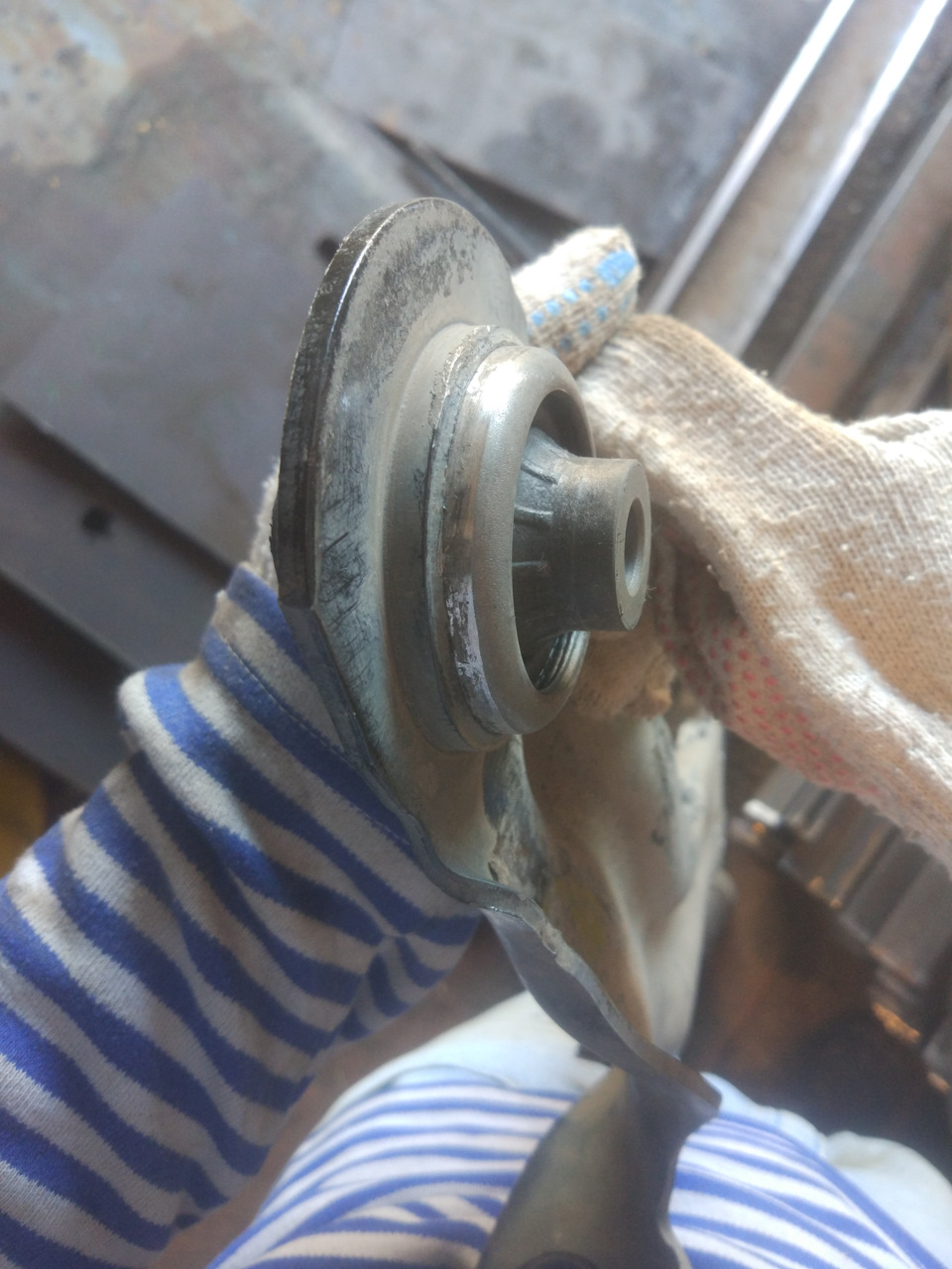 Замена сайлент-блоков — Renault Kangoo (2G), 1,6 л, 2013 года | своими ...