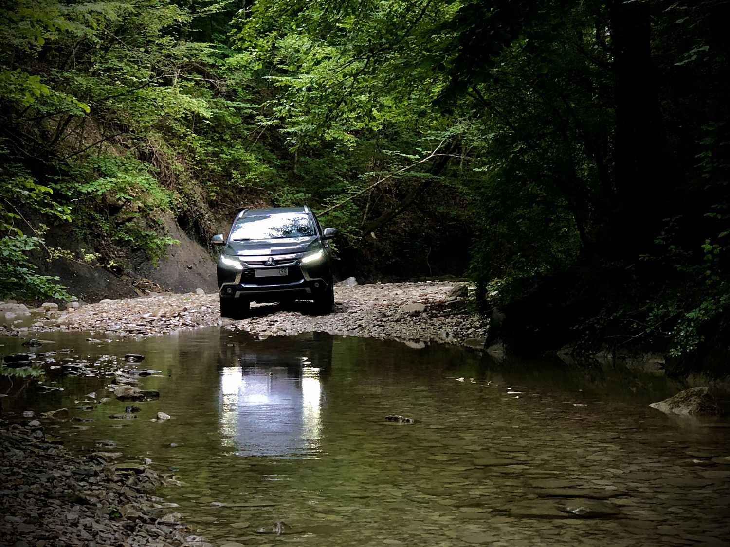 Броды реки Тхаб. Плесецкие водопады. Медовое застолье. — Mitsubishi Pajero  Sport (3G), 2,4 л, 2019 года | путешествие | DRIVE2