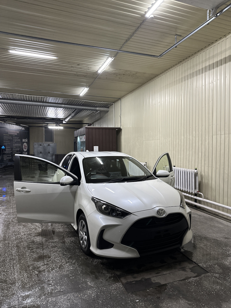 Продам — Toyota Yaris (XP210), 1 л, 2020 года | продажа машины | DRIVE2