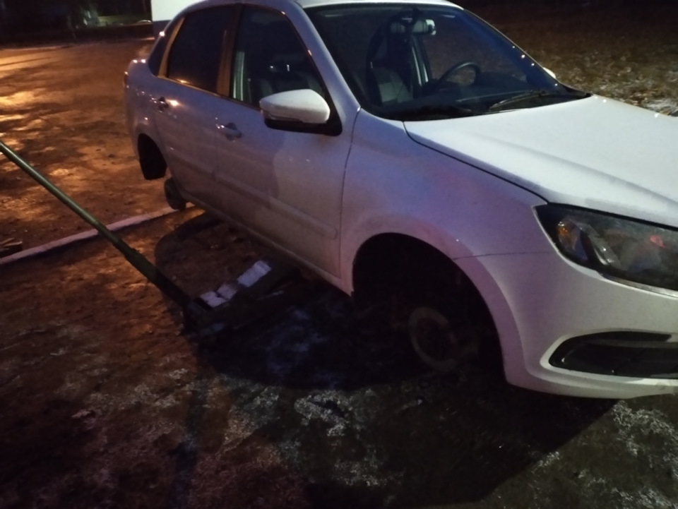 Замена резины — Lada Гранта (2G) FL, 1,6 л, 2018 года | шины | DRIVE2