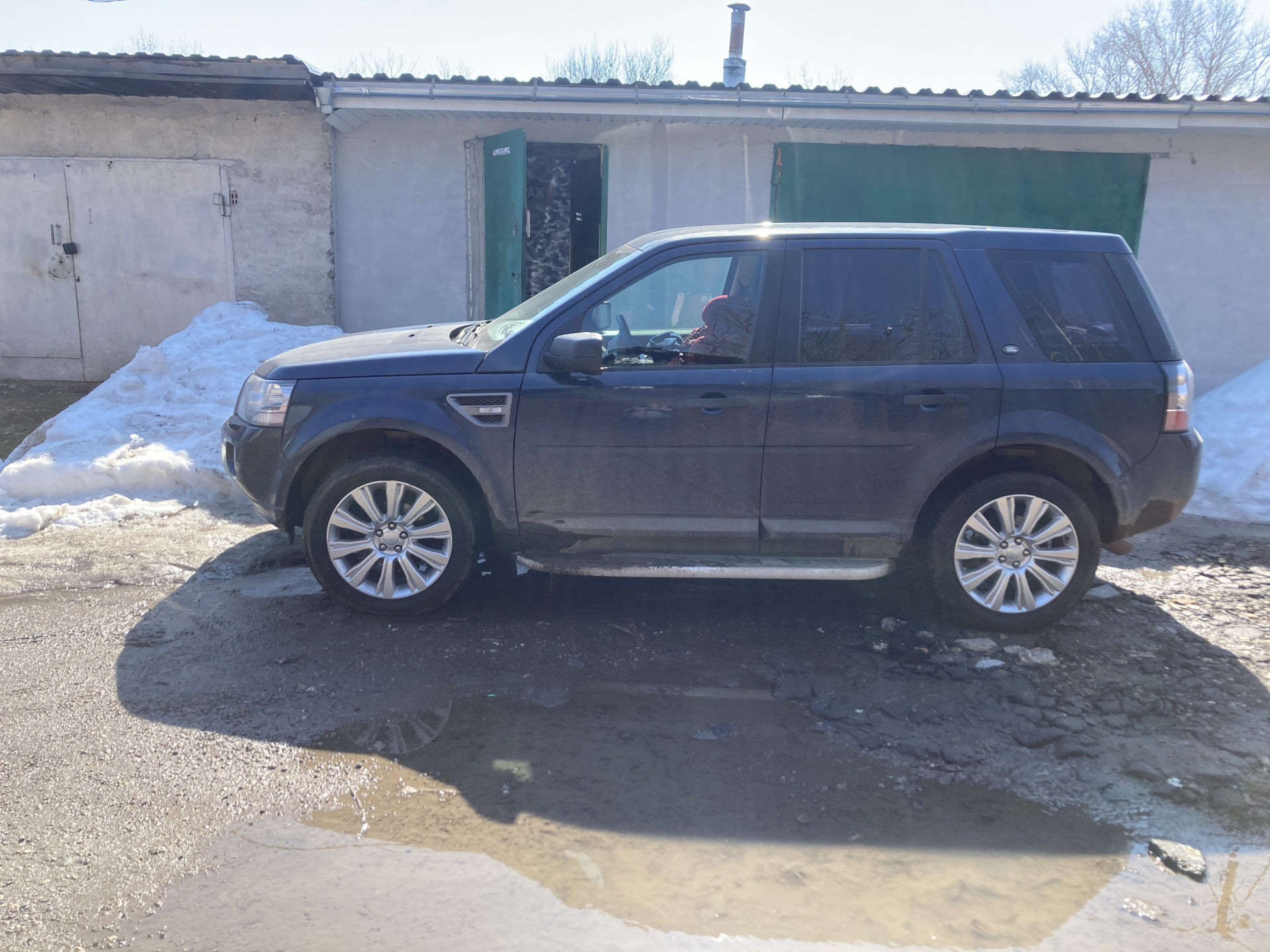 Крутятся колёса, машина едет… — Land Rover Freelander 2, 2,2 л, 2013 года |  колёсные диски | DRIVE2