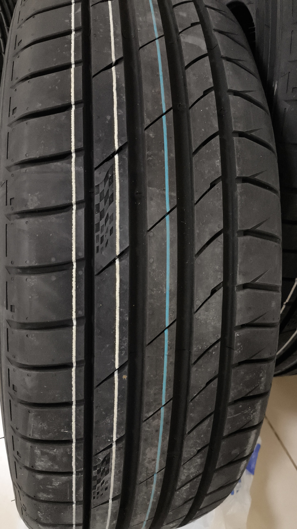 Купил шины kumho — KIA Sorento (2G), 2,4 л, 2018 года | шины | DRIVE2