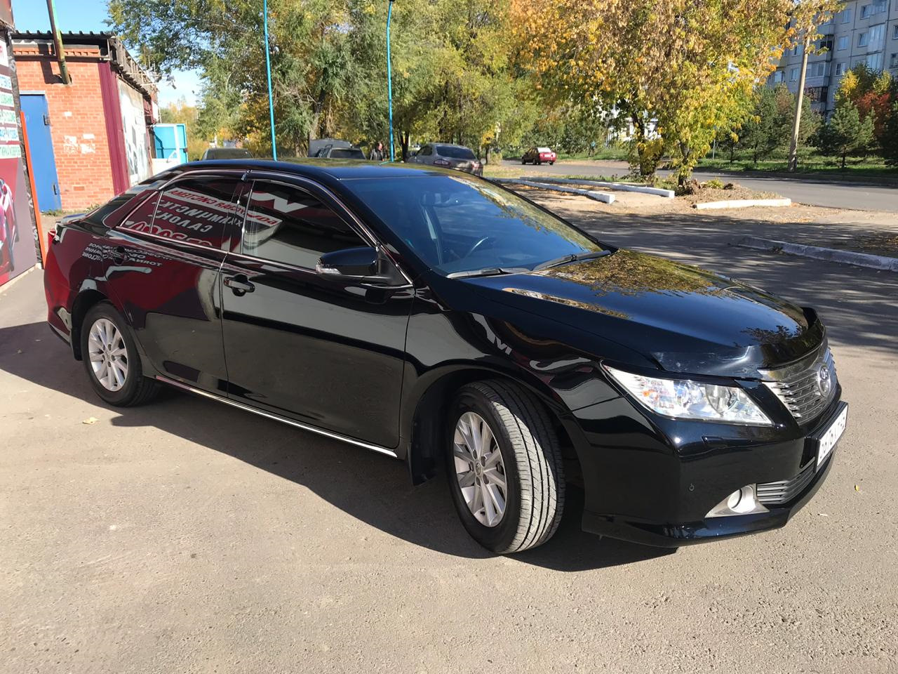 Toyota Camry 50 черная