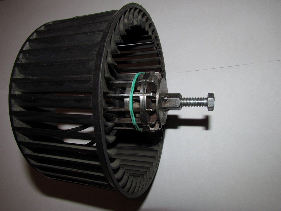 Как снять крыльчатку вентилятора печки. Крыльчатка печки газ 3110. Съемник для крыльчатки моторчика печки отопителя. Как снять крыльчатку вентилятора печки. Крыльчатка печки ваз 2110.