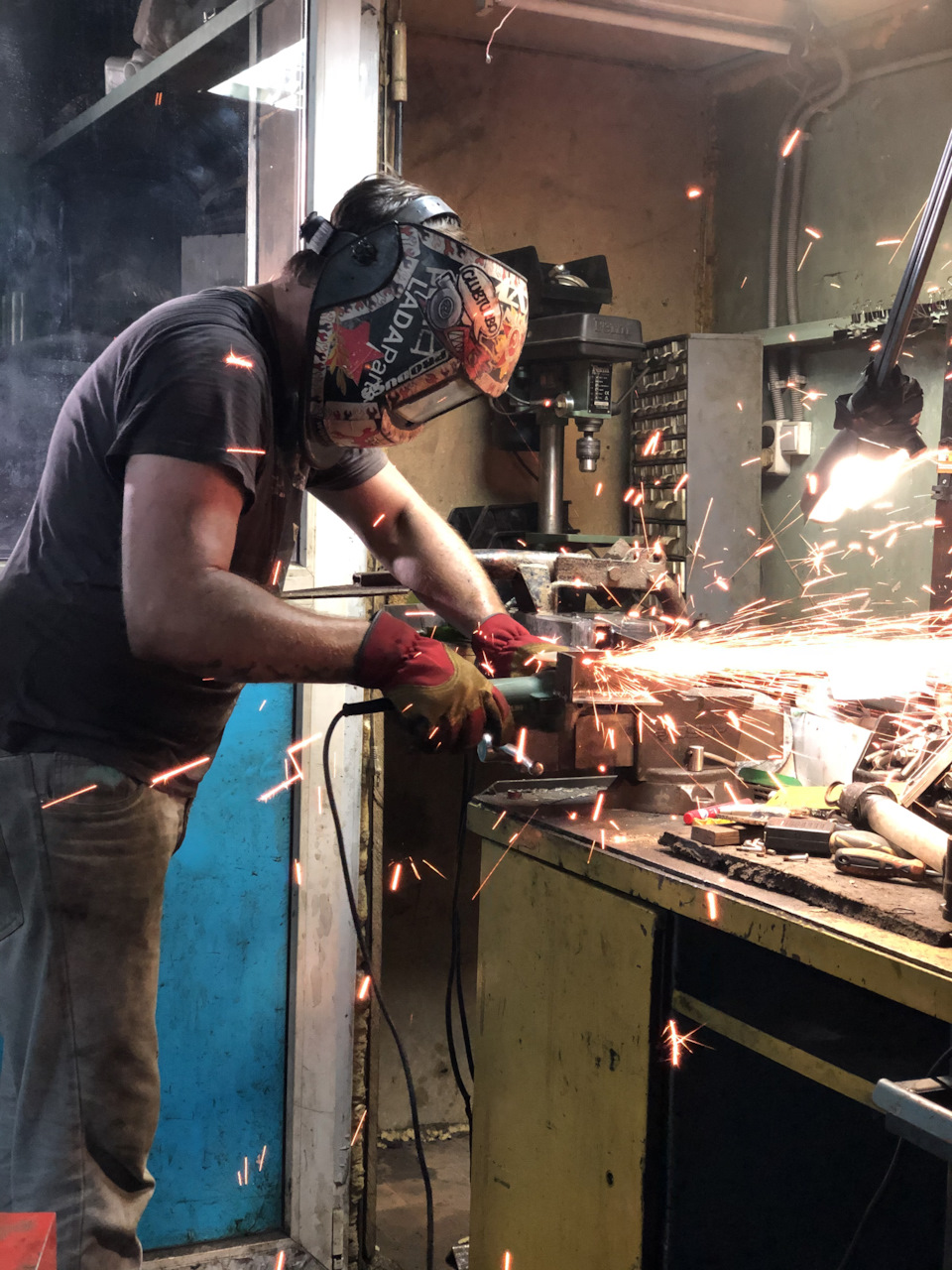 Какие же самые яркие и долговечные лампы H4? А давайте проведем тест ...