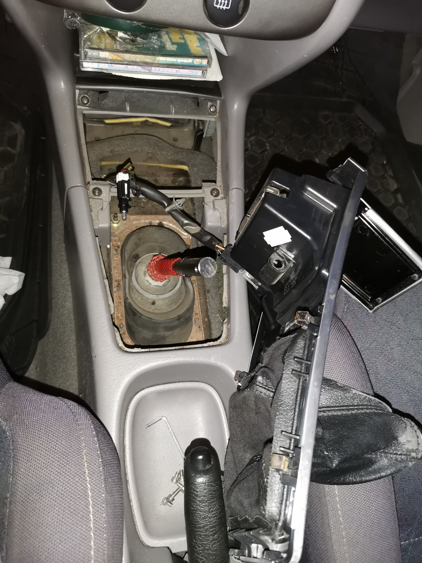 По мелочи: замена лампочки в пепельнице💥 — Nissan Primera (P11-144), 1 ...