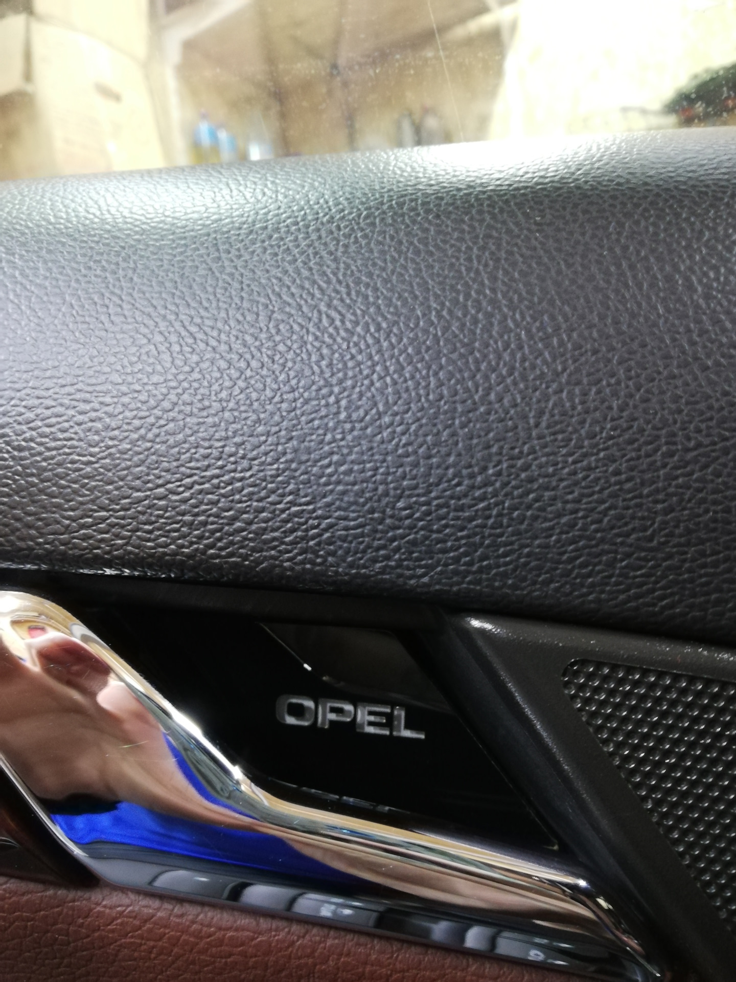 Подсветка в ручку открывания двери — Opel Antara, 3 л, 2013 года ...