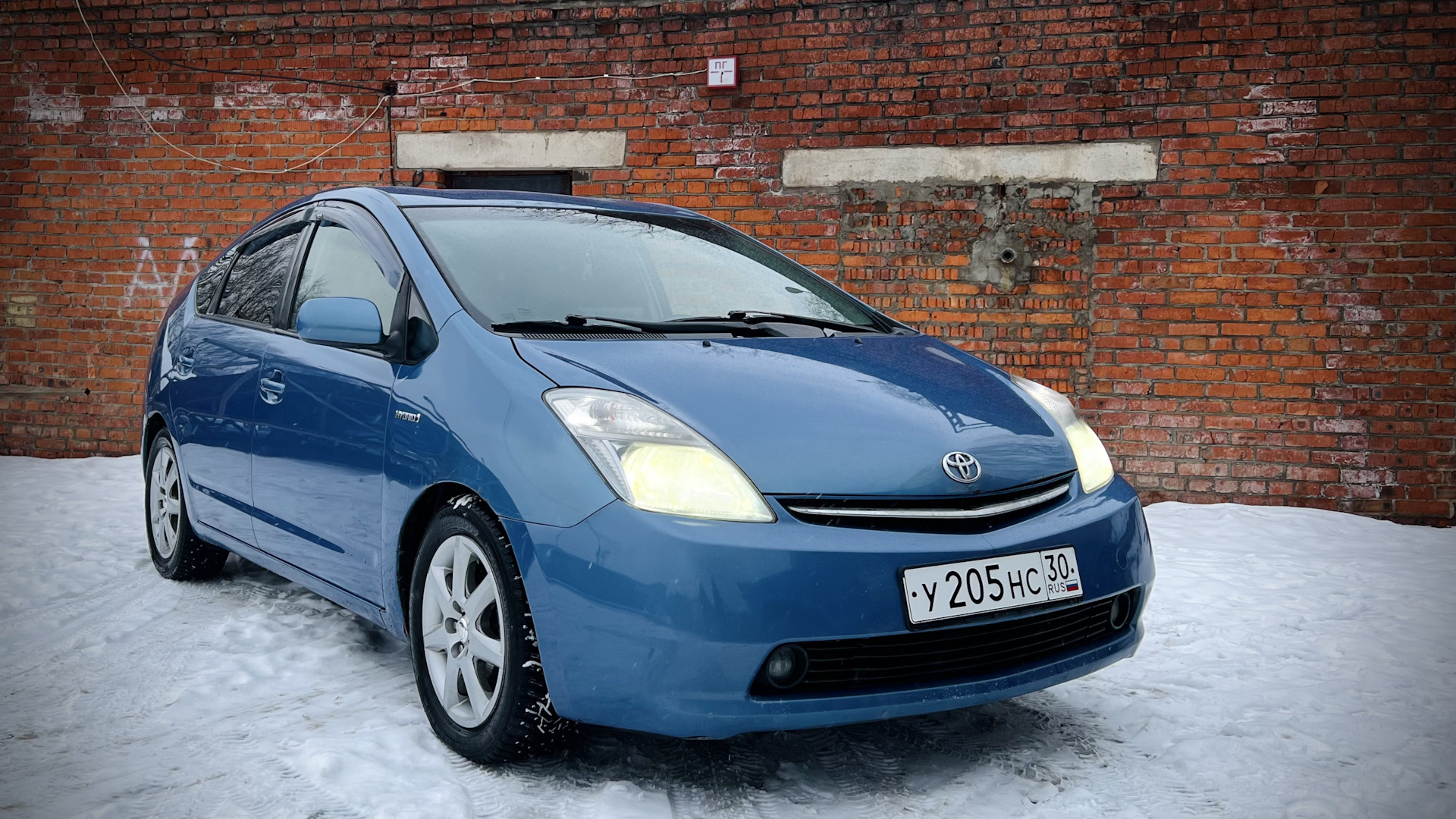 Продажа Toyota Prius (20) 2007 (гибрид, АКПП) — с историей обслуживания —  DRIVE2.RU