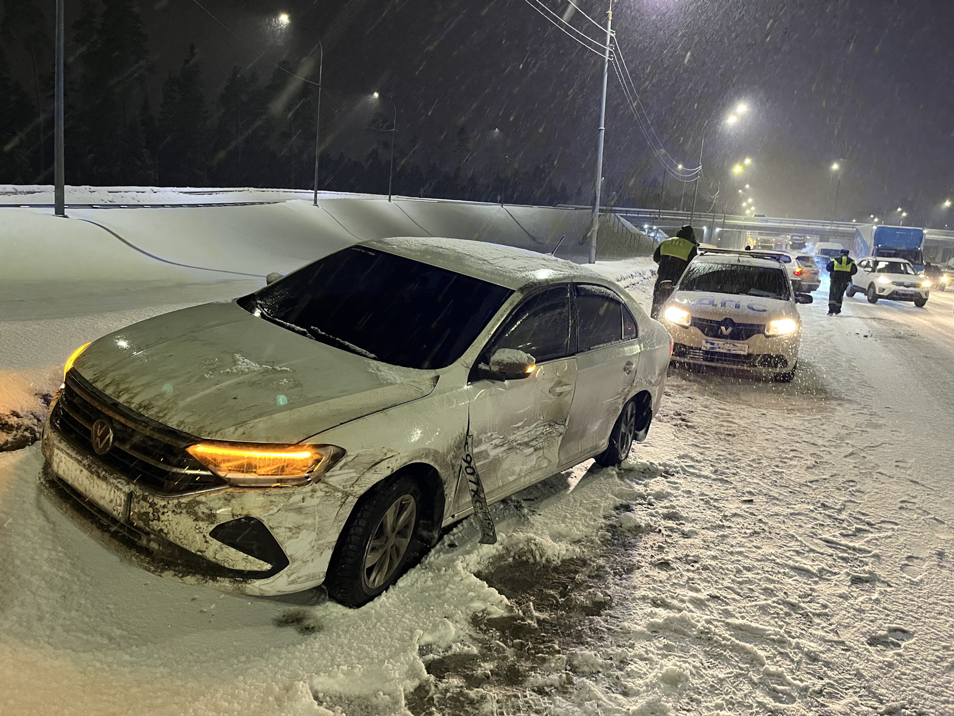 Пришла беда — Volkswagen Polo liftback, 1,4 л, 2020 года | ДТП | DRIVE2