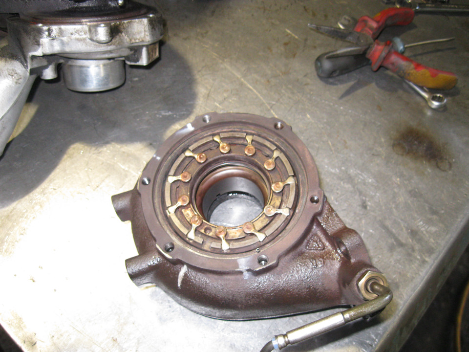 Геометрия турбины ауди q7 3. Геометрия турбины хс90 дизель 2. 5 tdi. Привод геометрии турбины g31. Паджеро 3.