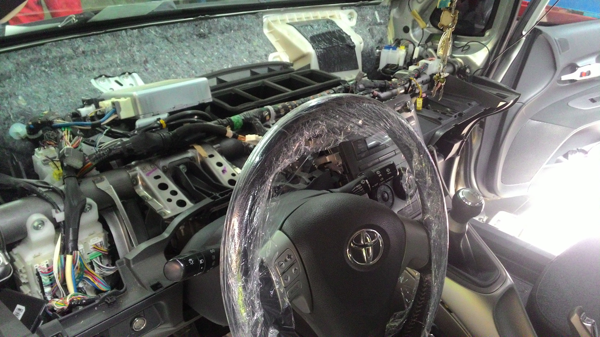 Тайота Аурис Замена Газогенератора — Toyota Auris (1G), 1,4 л, 2007 ...