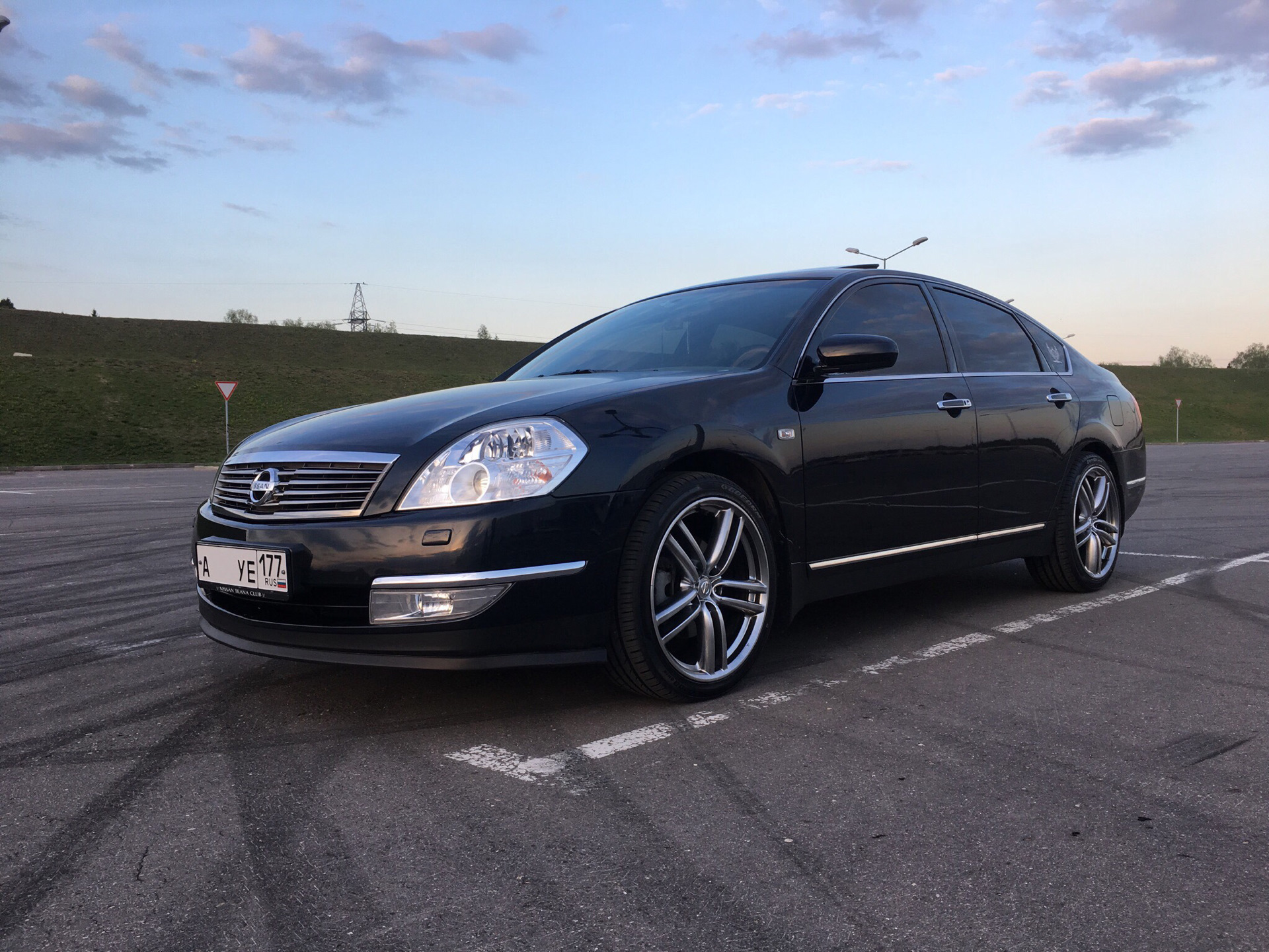 Nissan teana j31. Ниссан Теана j31. Nissan Teana j31 черный. Ниссан Теана j31 черная. Nissan Teana j31 r17.