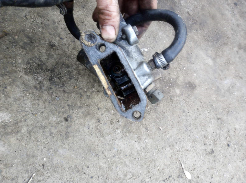 Корпус термостата от инжектора на карбюратор?! — Opel Rekord E, 2 л ...