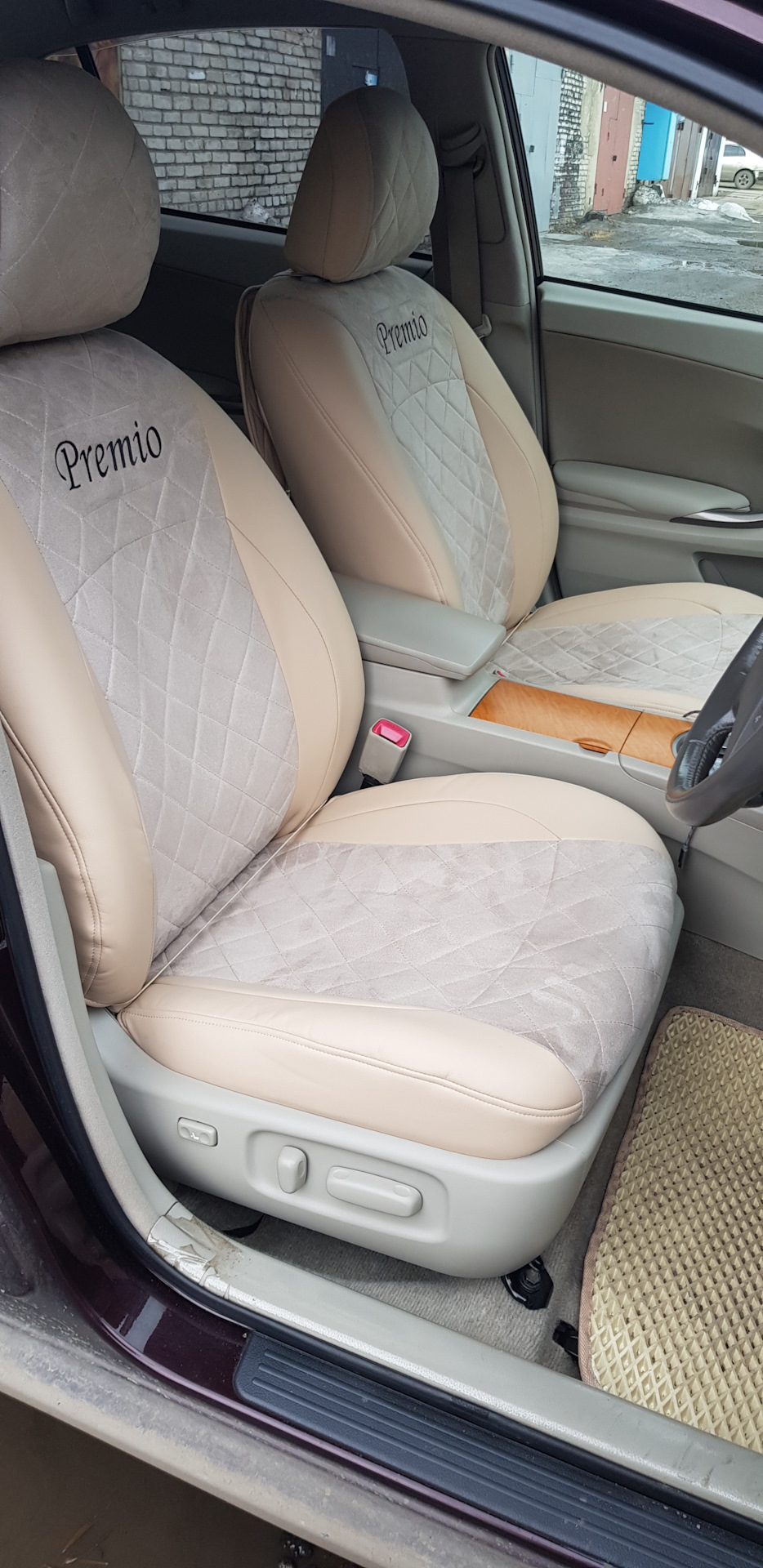 Монтаж авточехлов на сиденья — Toyota Premio (T260), 1,8 л, 2009 года ...