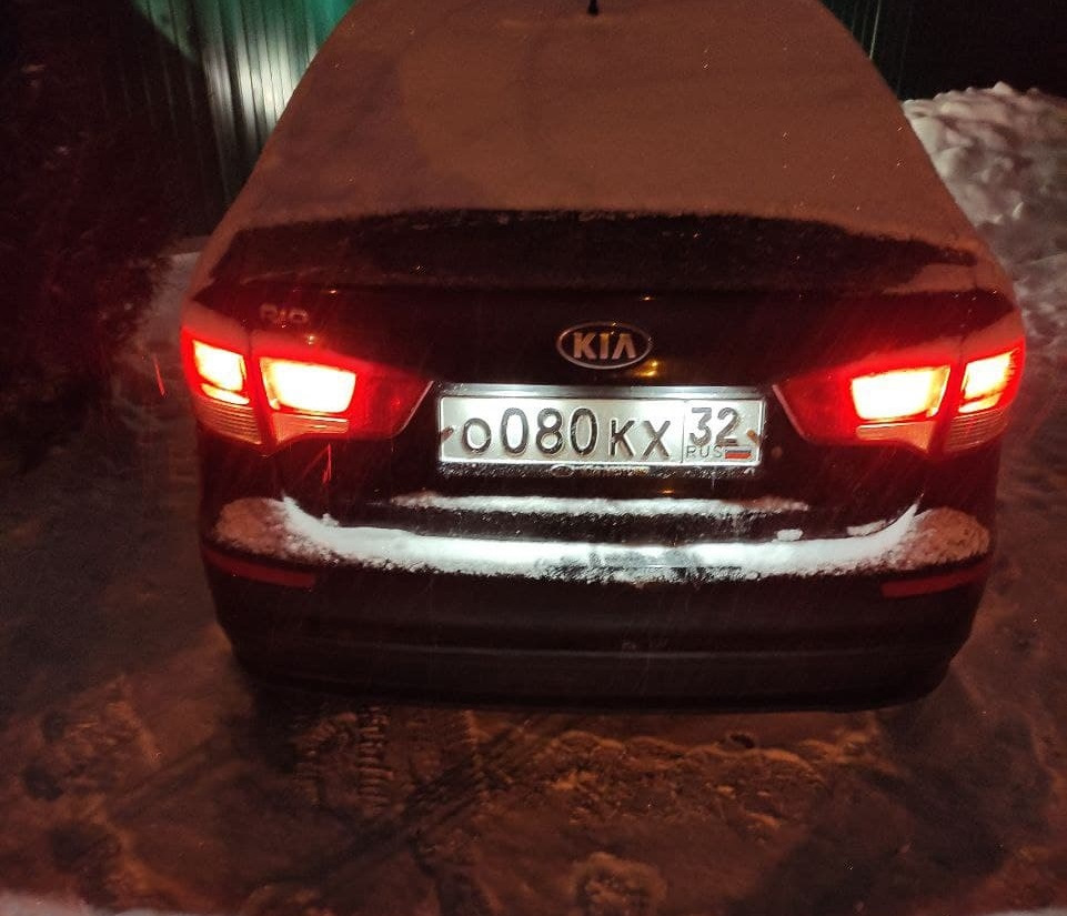 Ближний свет. Освещение номера. Двойной стоп-сигнал — KIA Rio (3G), 1,6 ...