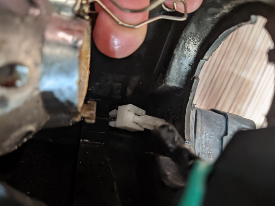 Отвалился корректор фар — Geely MK