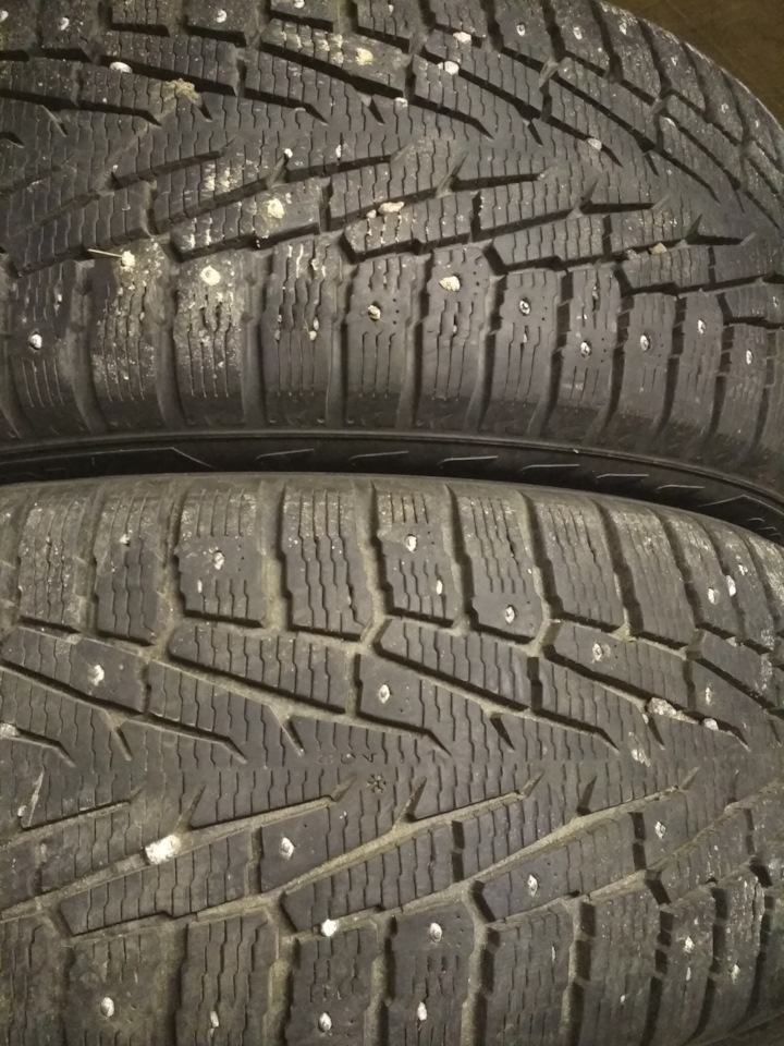 Шины зимние шипованные Nokian 245/55 R19 на Toyota Highlander (XU50). Б ...