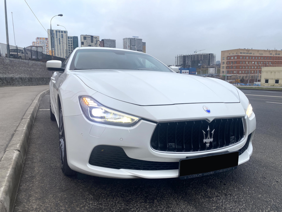 Maserati Ghibli фара