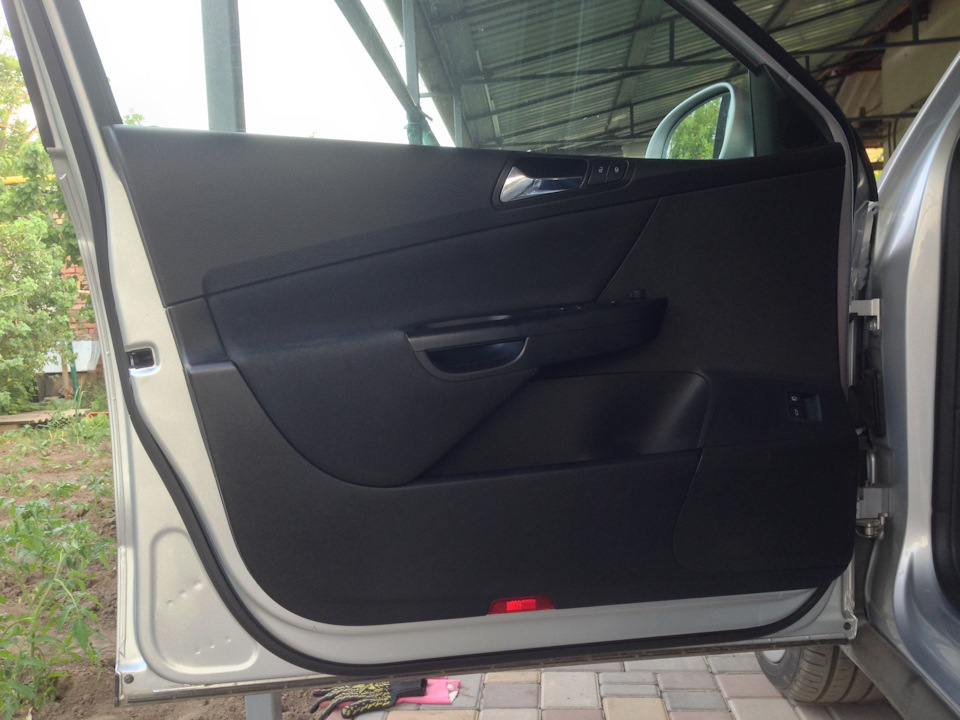 и начинается разбор дверей — Volkswagen Passat Variant (B6)