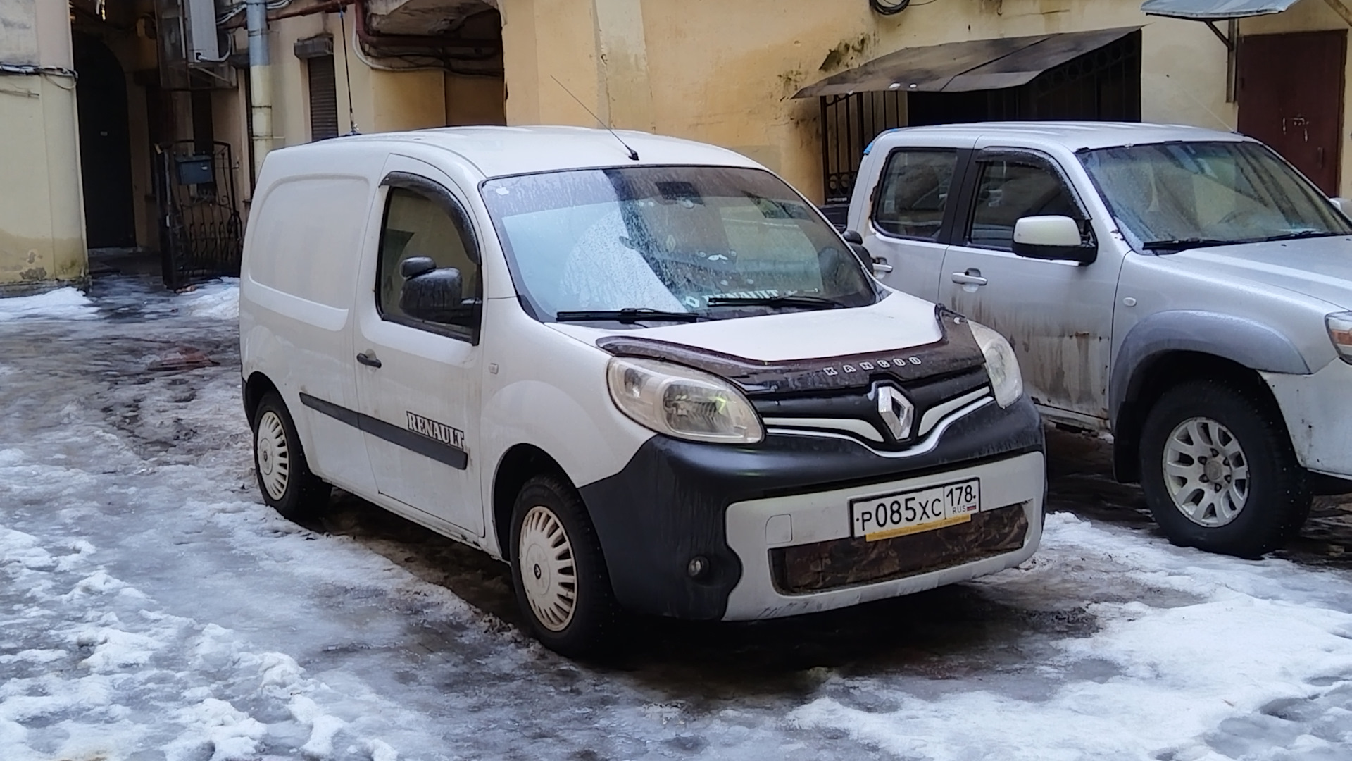 Renault Kangoo (2013) 1.6 бензиновый 2014 | «Пончик»(Black Edition) на  DRIVE2