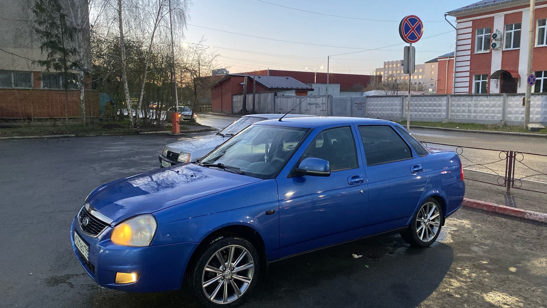 Синяя Лада Priora Sport