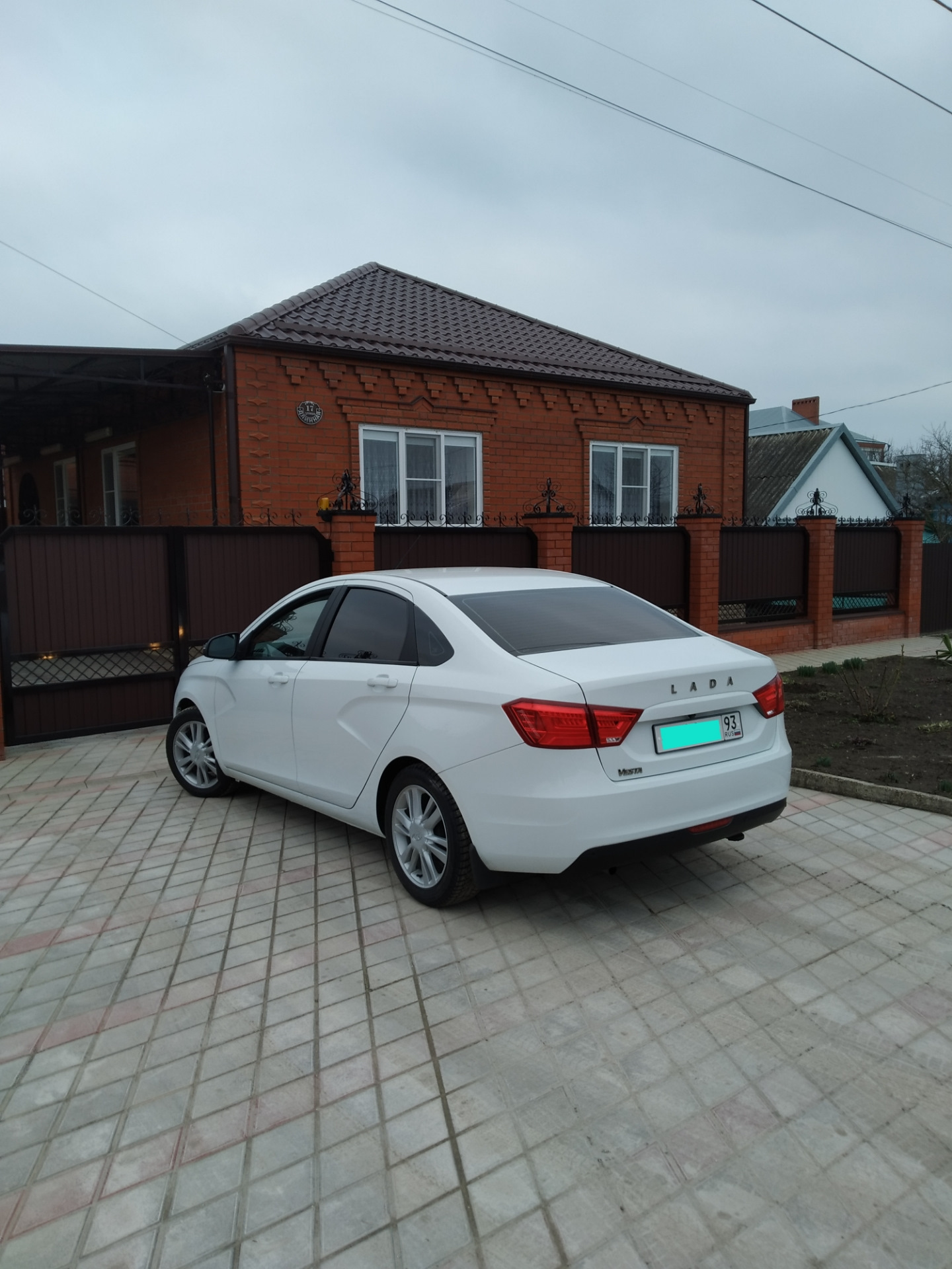 Ограничители дверей нового образца — Lada Vesta, 1,6 л, 2019 года ...