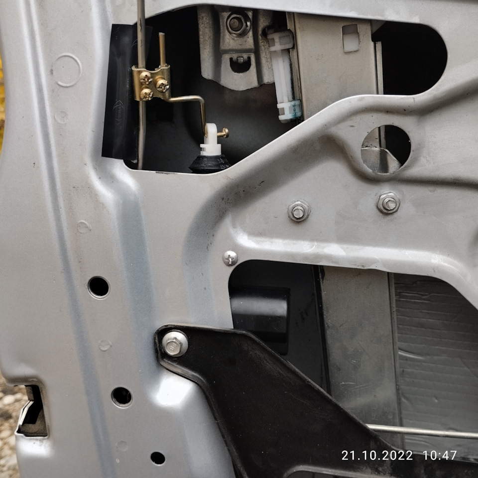 Вид сбоку — Lada Granta