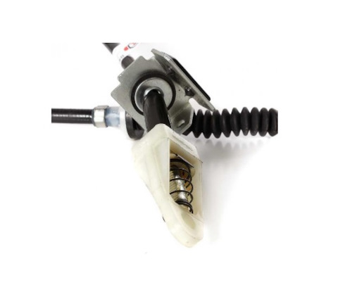 Почему щелкает педаль сцепления на Веста: причины и возможные решения