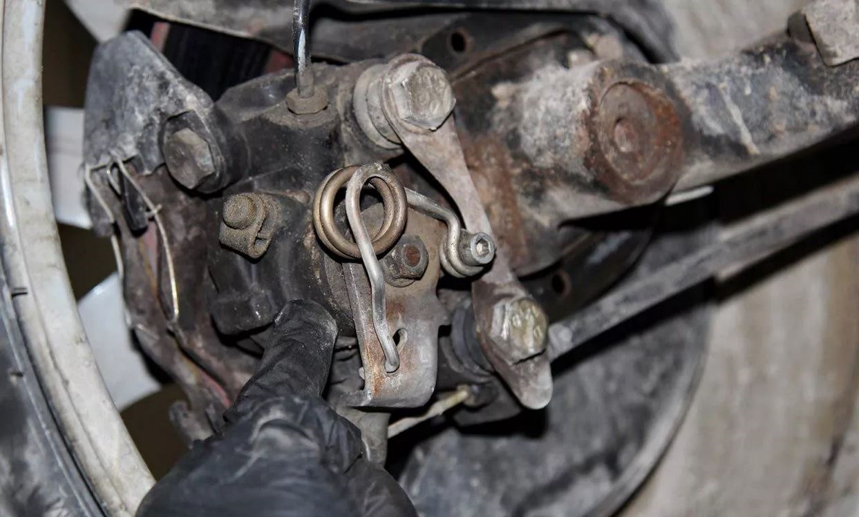Замена заднего суппорта Dongfeng H30 Cross, на суппорт от Пежо 206 ...