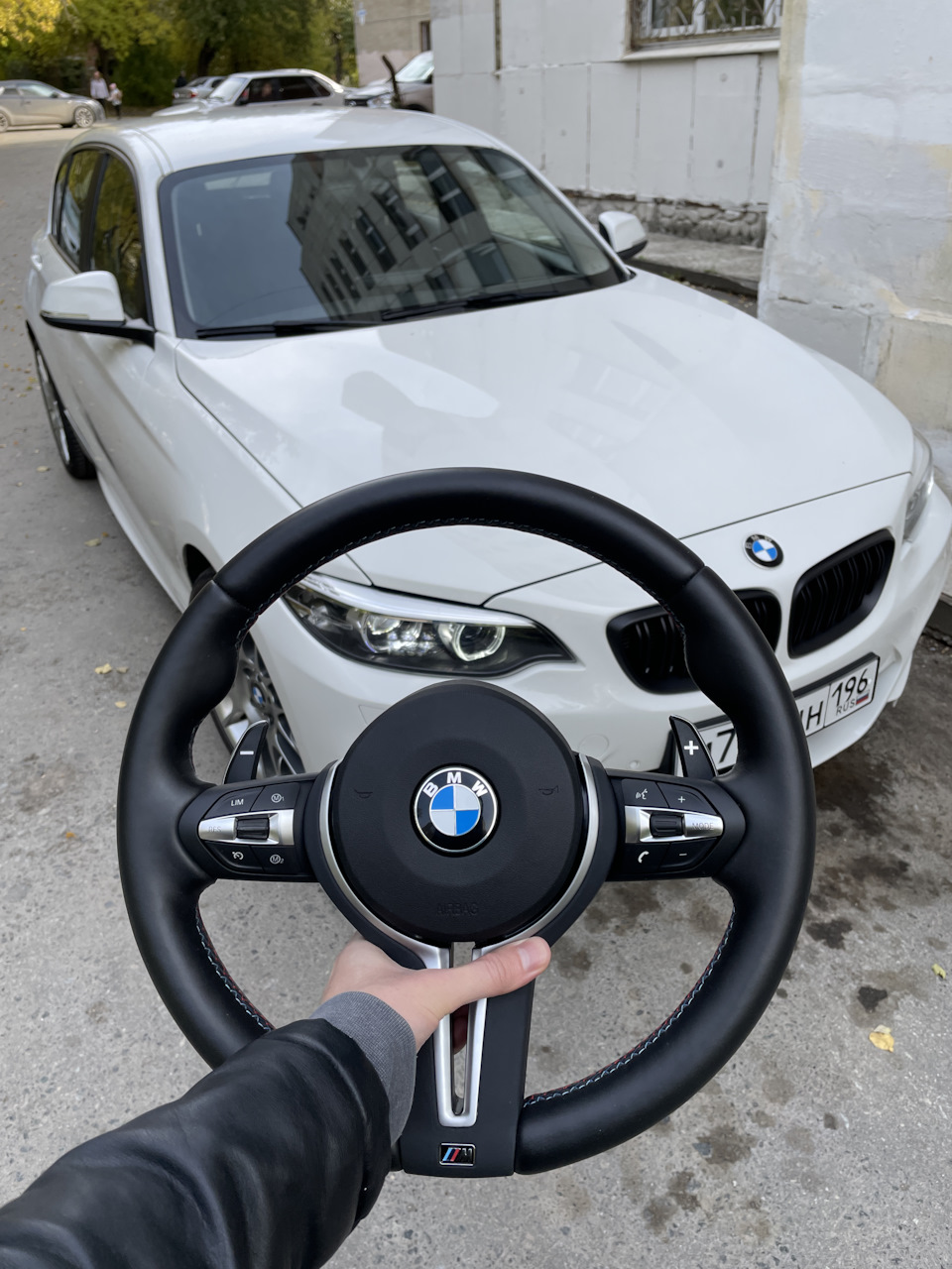 К зиме готов — M2 руль с подогревом — BMW 1 series (F20), 1,6 л, 2013 года  | тюнинг | DRIVE2