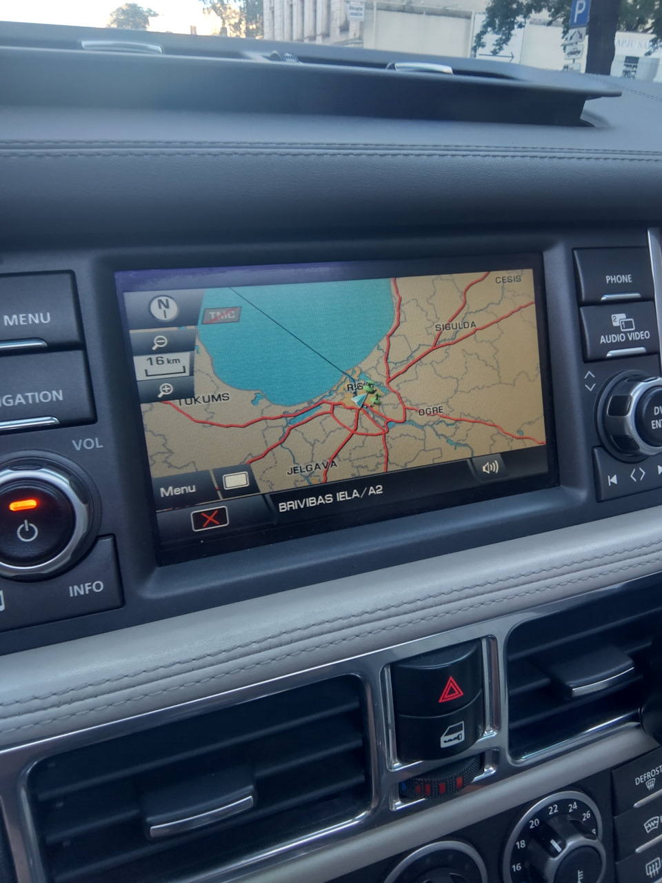 Обновление штатной навигации на Range Rover Gen 2.0 — Land Rover Range ...