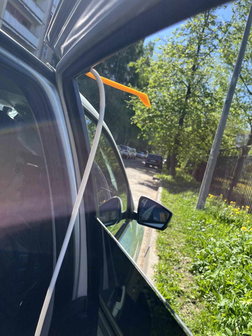 Дребезг стекол — Lada Гранта Лифтбек (2-е поколение), 1,6 л, 2023 года ...