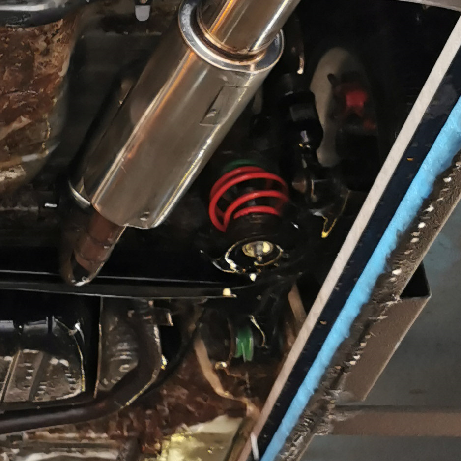 Замена верхних и нижних подушек пружин задней подвески и замена ...