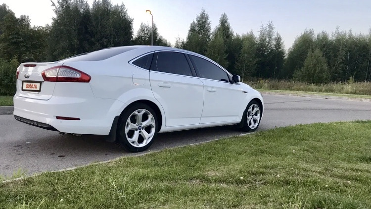 Белая 18. Форд Мондео 4 р20. Мондео 4 белый на ВОССЕНАХ. Ford Mondeo 4 Рестайлинг на Воссен.