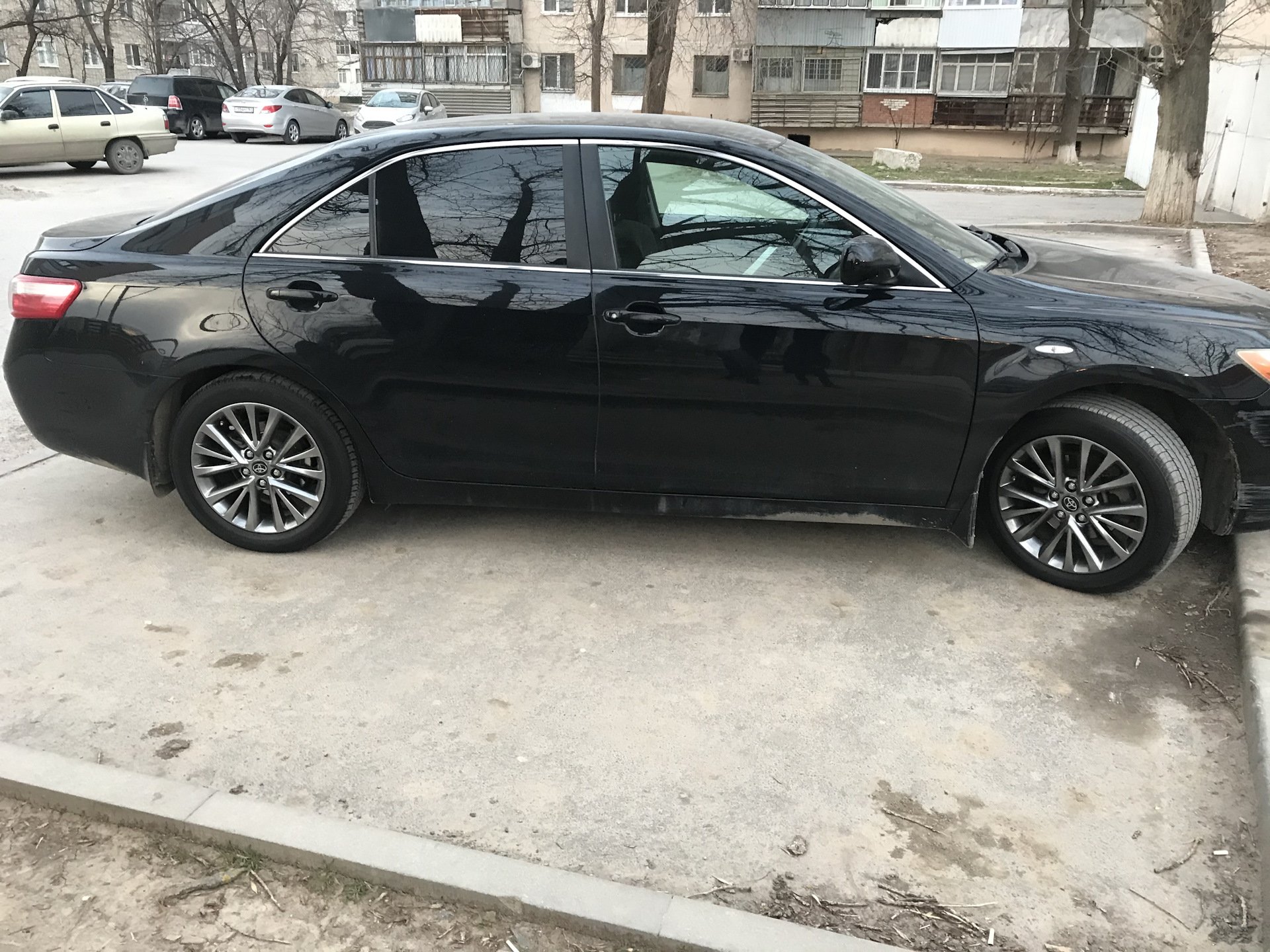 Диски камри 40. Toyota Camry 40 r18. Toyota Camry xv40 диски. Тойота Камри 40 2.4 диски. Диски Тойота Камри 40.