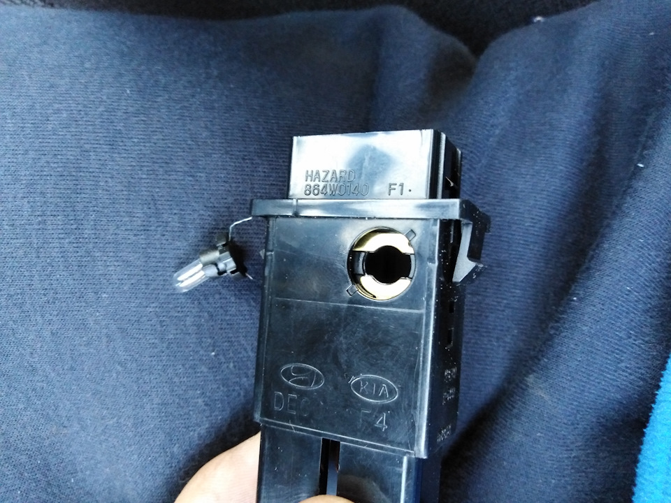 # 2 Замена лампочек отопителя. — Hyundai Accent (2G), 1,5 л, 2007 года ...