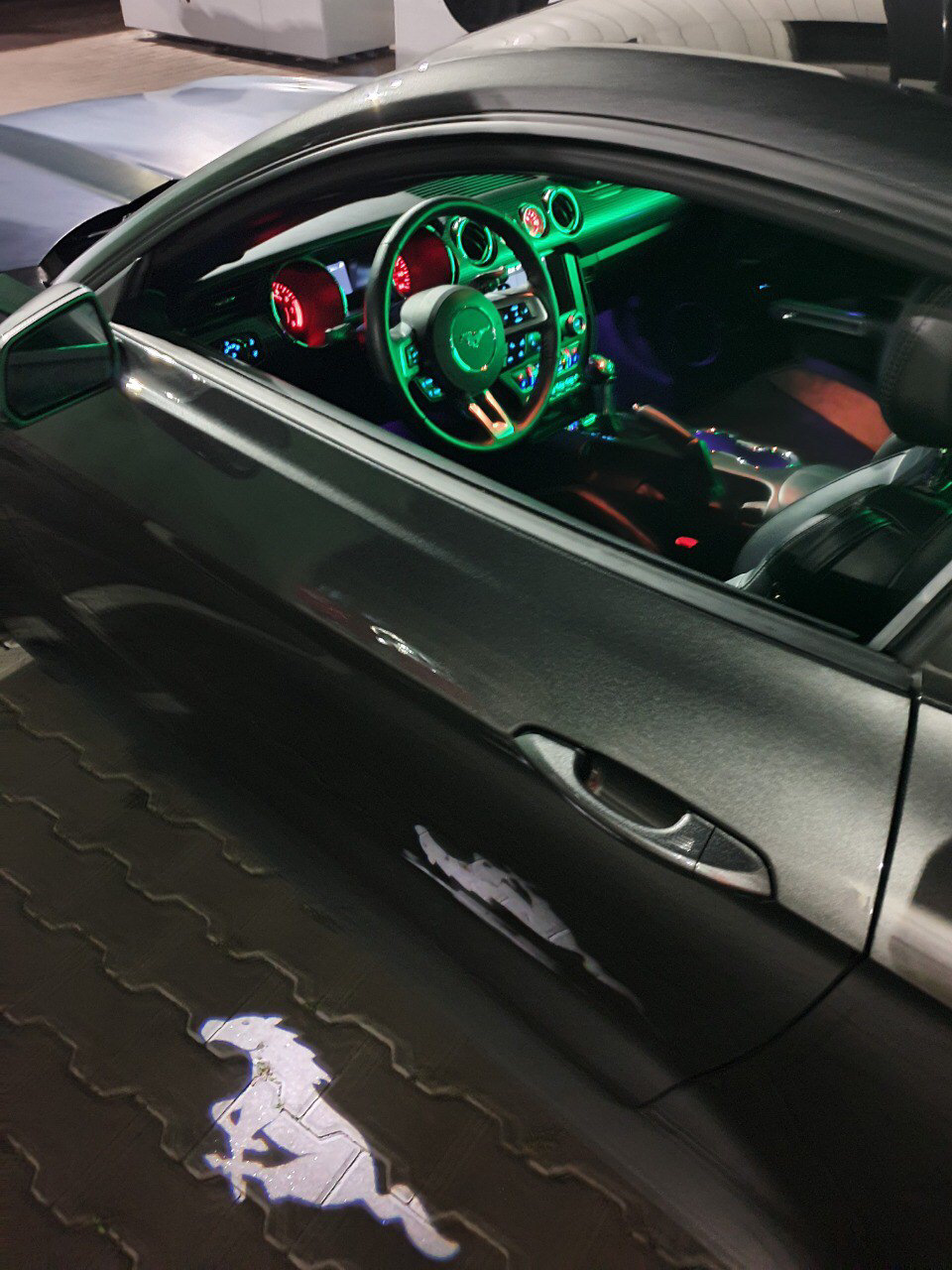 Фото в бортжурнале Ford Mustang (6G)